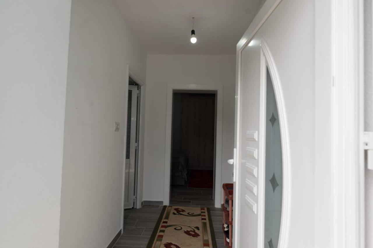 Erteo Guest House Pogradec Eksteriør bilde