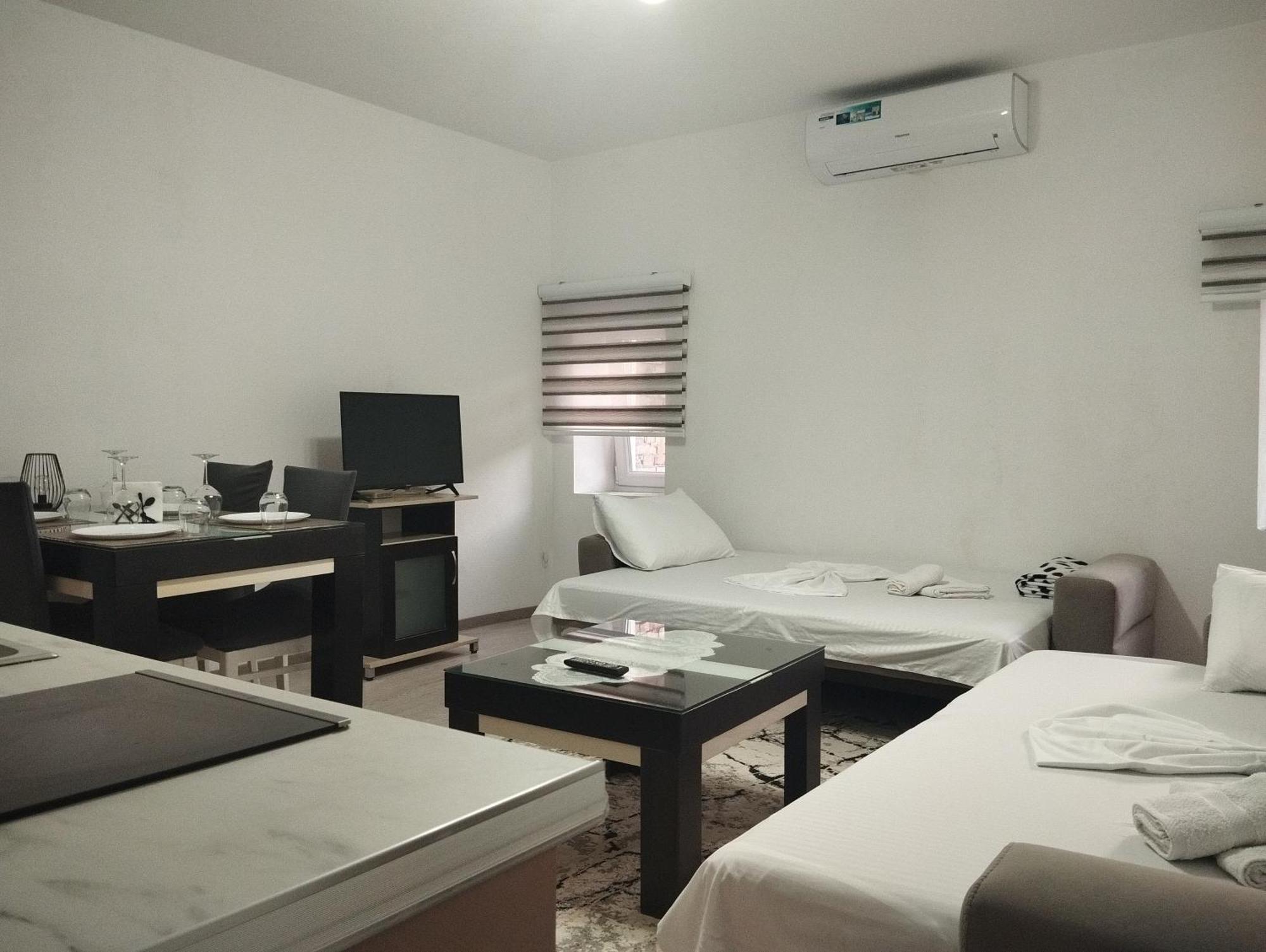 Erteo Guest House Pogradec Eksteriør bilde